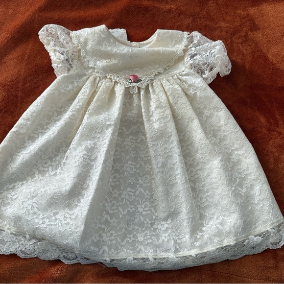 Bautizo Cream Lace Baby Dress - Picture 5 of 5